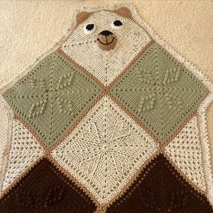 Handmade crocheted baby bear crib blanket